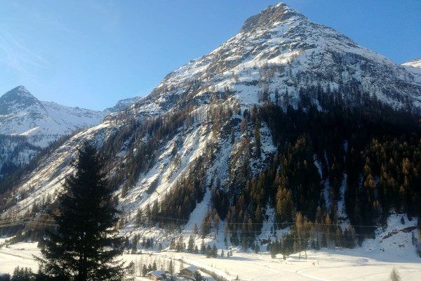 Besneeuwde berg Oost Tirol
