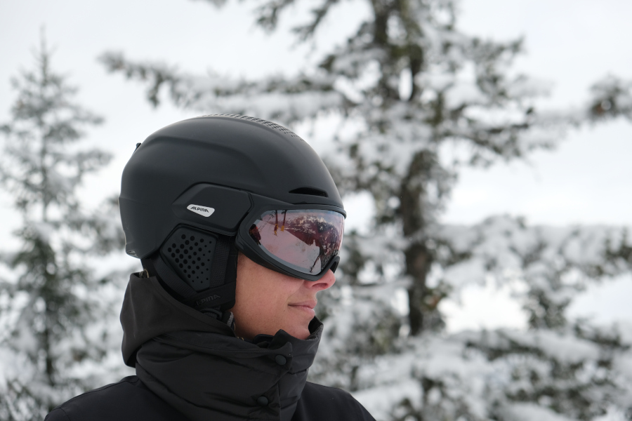 Vizierhelm Alpina Oro op de piste