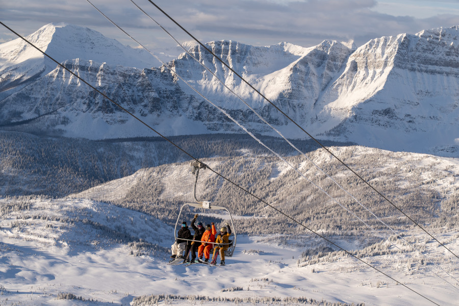 In Banff & Lake Louise ski je midden in één van de mooiste nationale parken ter wereld ©Jill Scarpato