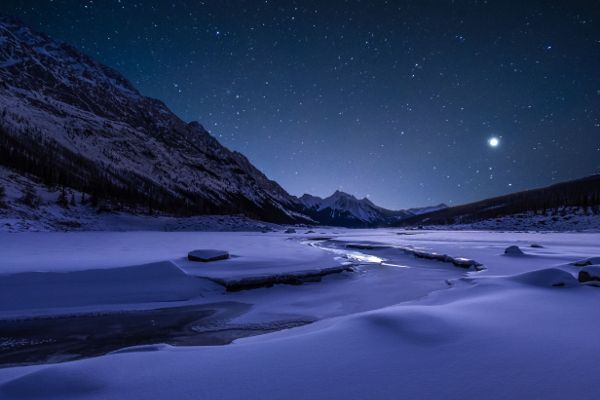 Dark sky vanaf Medicine Lake Jasper