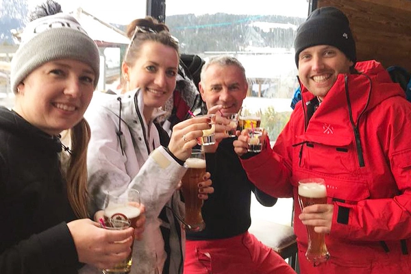 apres ski in de enzian hutte in saalbach hinterglemm