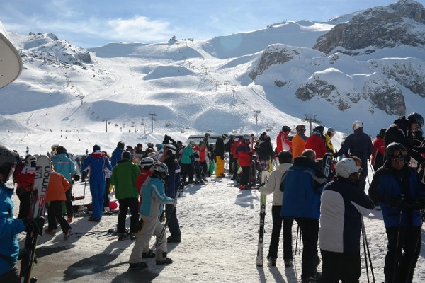 Gezellige wintersport met een groep in Ischgl.