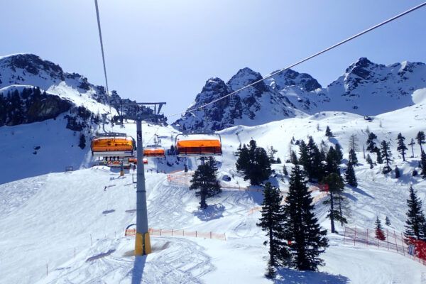 Veiligheid op ski's: 6 tips waarmee je elke berg veilig af komt