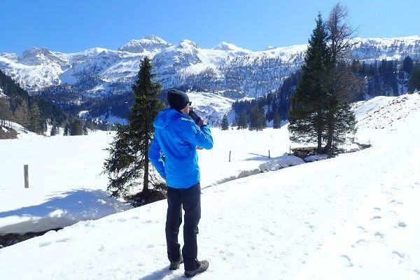 Uitzicht tijdens het winterwandelen.