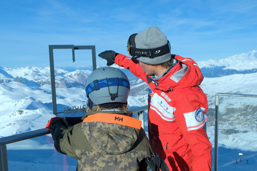 Matthieu laat ons de mooiste plekken van skigebied Les Menuires zien.
