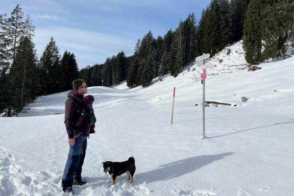 Onze eerste wintersport met baby en hond