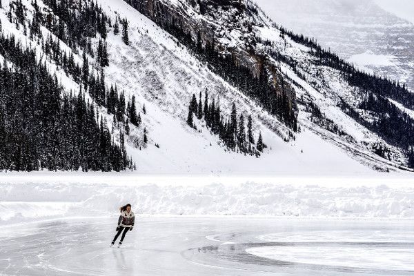 Schaatsen op Lake Louise