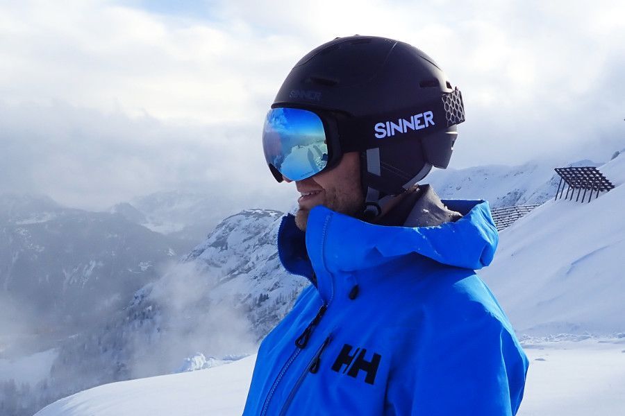 Skihelm Sinner Silverton en skibril Sinner Avon