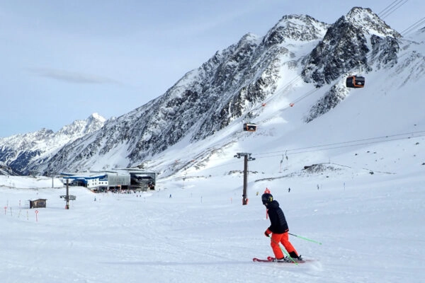 Ook op de Stubaier Gletsjer gaat het skiseizoen vrijdag van start!