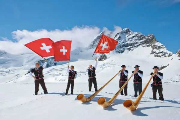 Jungfrau is dichtbij Nederland. Het skigebied is iets meer dan 8 uur rijden.