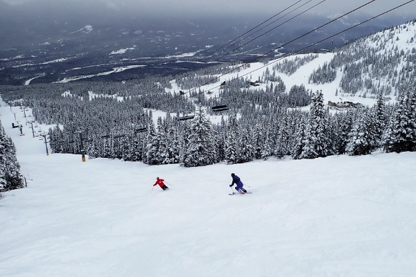 Skien in Marmot Basin