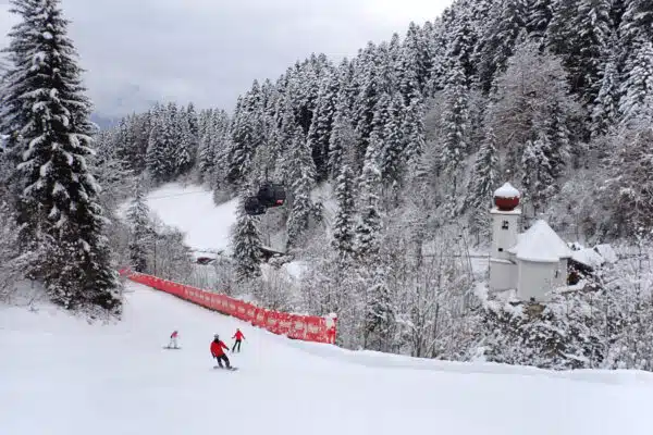De dalafdaling naar Söll in SkiWelt.