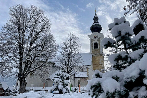 Sneeuw, kerk altenmarkt