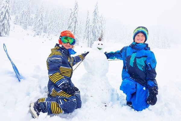 En natuurlijk bouwen we een sneeuwpop.