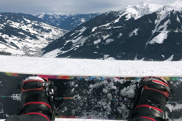 snowboarden in saalbach hinterglemm