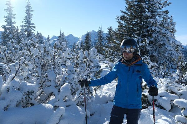 STX vizierhelm in de sneeuw en zon