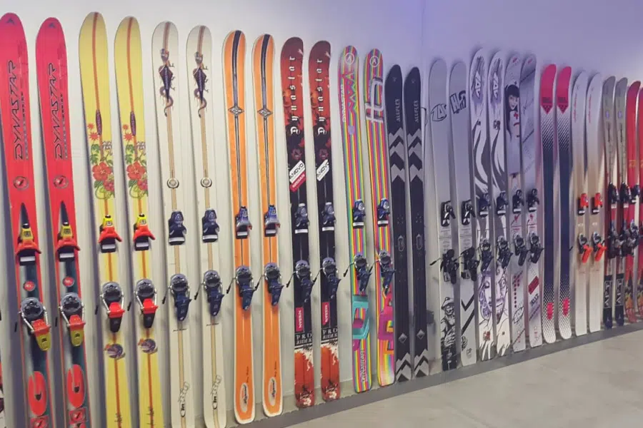 Tweedehands ski kopen: hier moet je op letten