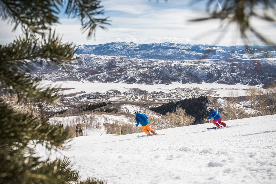 Visit Utah and enjoy skiing in Salt Lake City and the Wasatch Mountains.  Cheque!