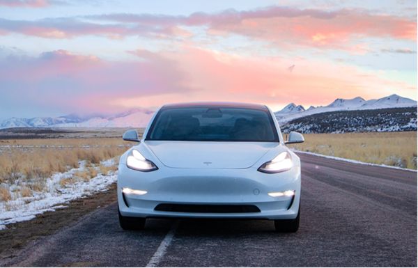 wintersport met elektrische auto